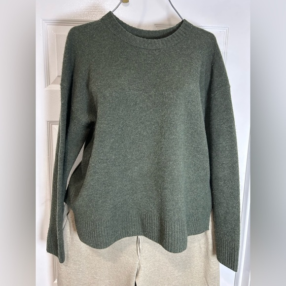 Reformation Sweaters - Reformation Olive Crew Neck Sweater